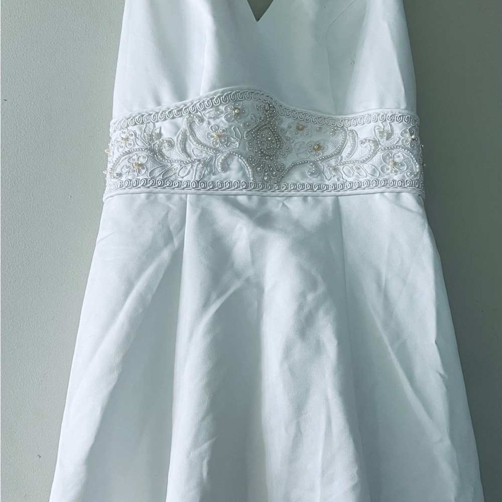 Elegant White Wedding Dress with Embellished Waist, Size 6w, 011
